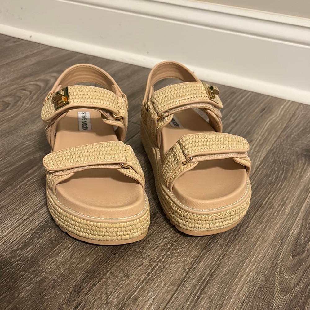 Steve Madden Beige Woven Platform Sandals size 8.5